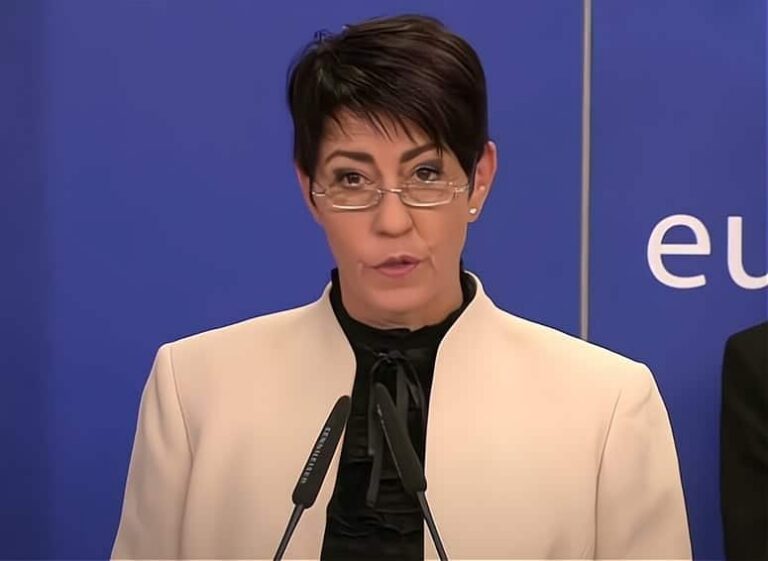Thumbnail press conference pfizer ceo albert bourla refused answer european parliament alt i